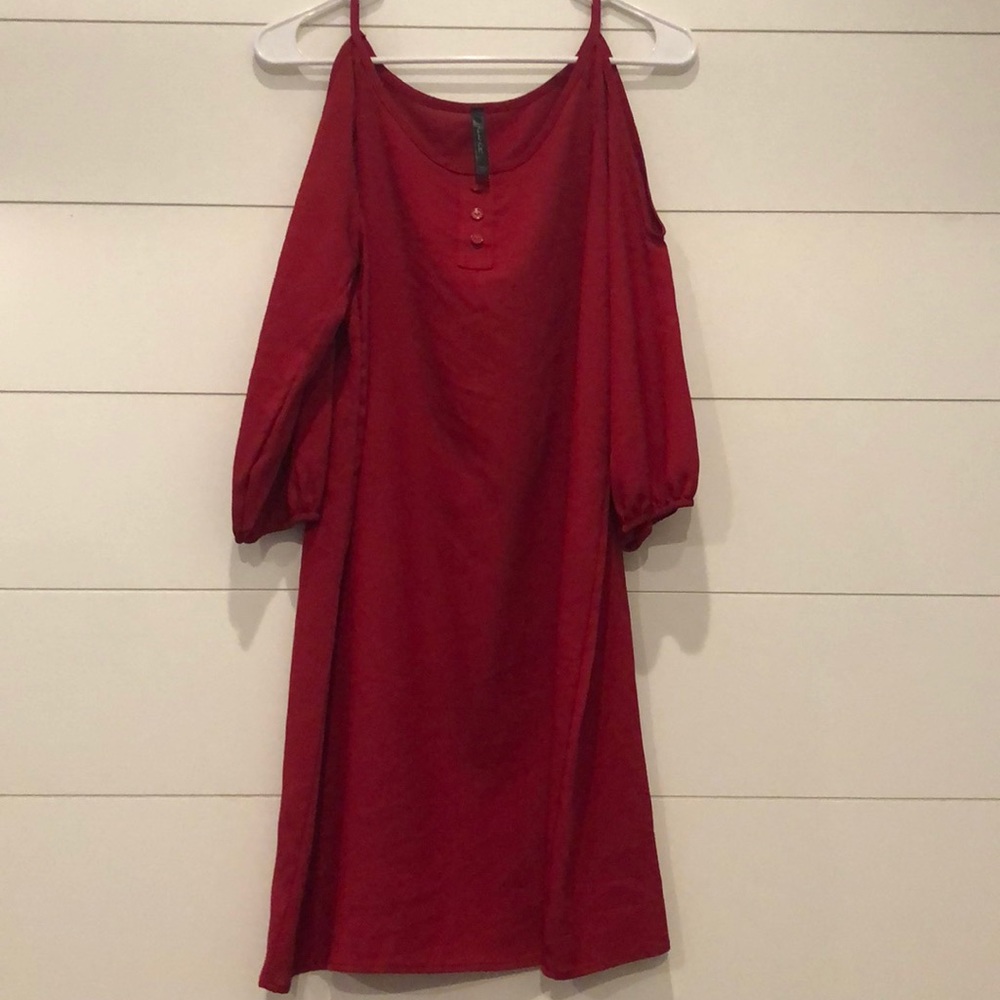 Cold should three quarter sleeve dress